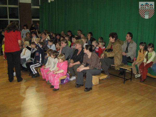 : Dzieci, które przybyły wspólnie z rodzicami na Mikołajki